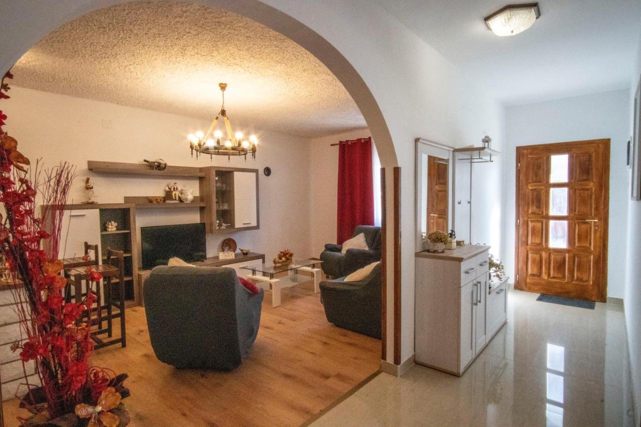 House Nada Apartman Muntic Exterior photo