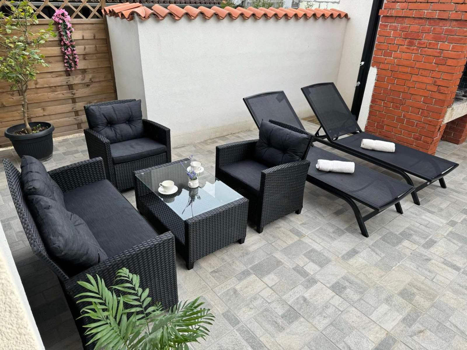 House Nada Apartman Muntic Exterior photo