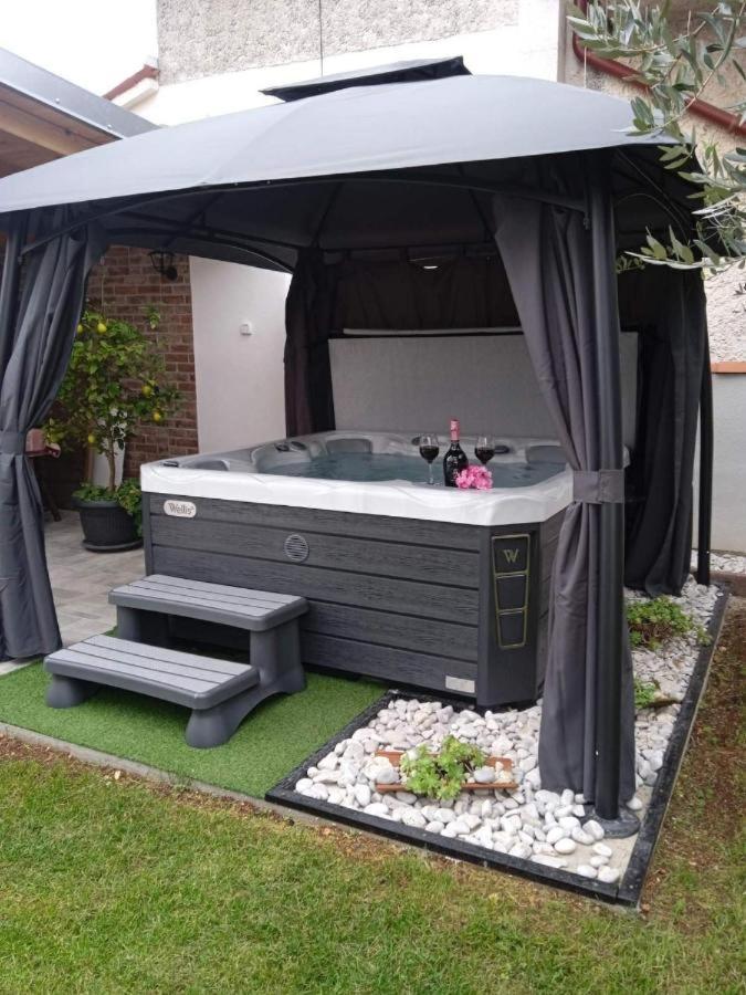 House Nada Apartman Muntic Exterior photo